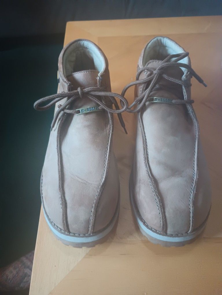 BUFFALINO B-BOOTS SIZE 12 (Make offer)