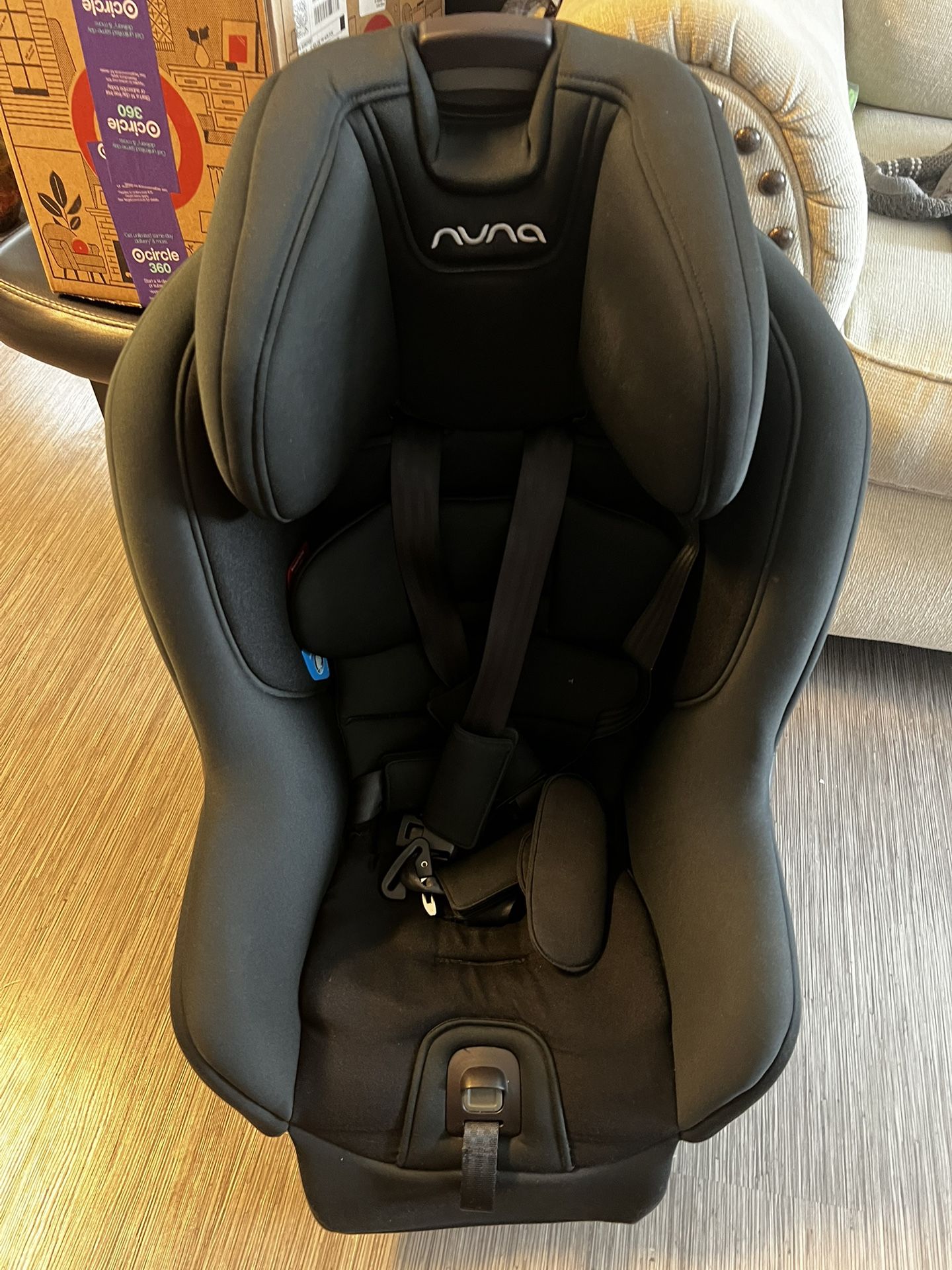 Nuna Rav4