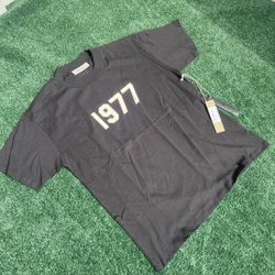 1977 Essentials T Shirt 