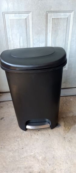 13 gallon Trash can..See all the pictures