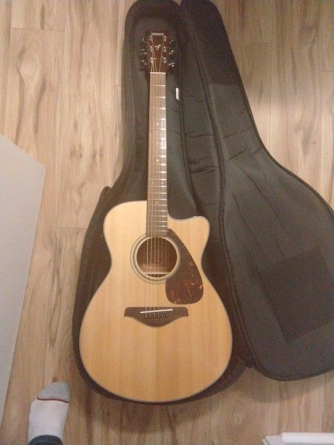 Yamaha F S X700 S C Acoustic  Electric  Guitar  + Road Runner gig Bag