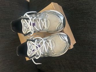 asics gel kayano  (throw price)