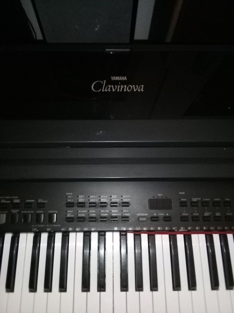 Yamaha Clavinoa Digital Keyboard