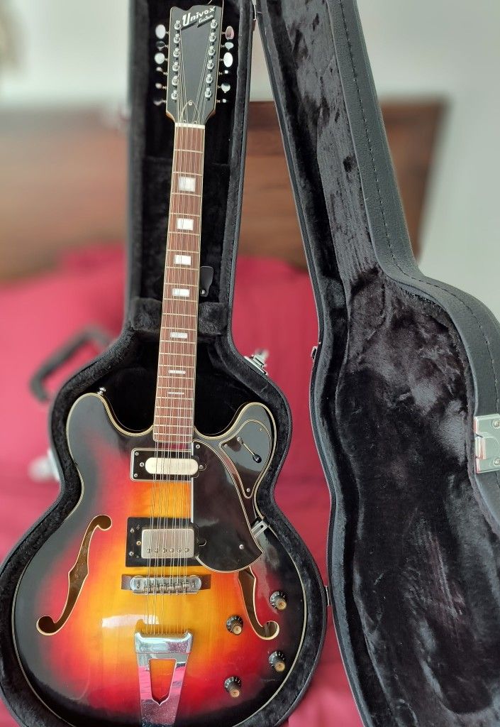 Univox 335 Electric Guitar Vintage