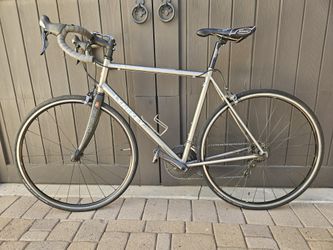 Lynskey M/L (56 cm) Titanium Road Bike