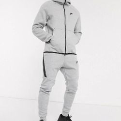 Men’s Grey Nike Sportswear Tech Fleece 