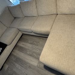 Sectionals/couch 
