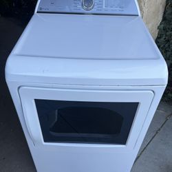 GE Gas Dryer, Digital Display, (Secadora De Gas)
