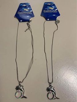 2 Sea World Necklaces