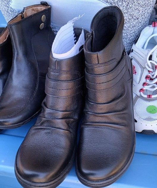Clark's Women's black Ankle Boots NEW