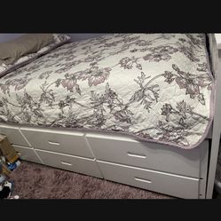 FULL N TWIN TRUNDLE BED 