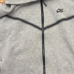 Nike Tech Hood