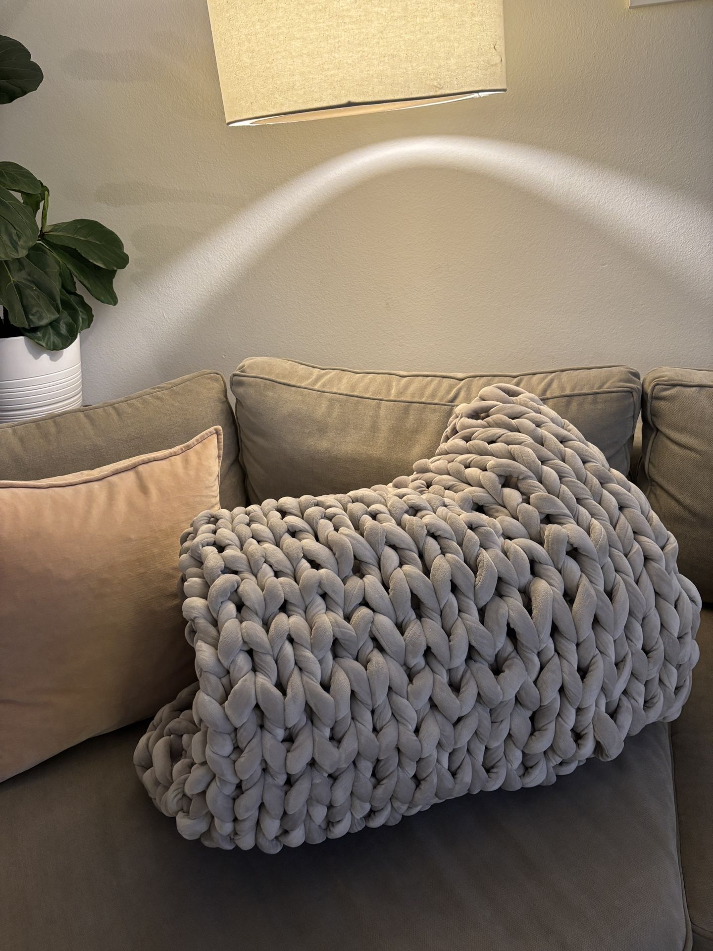 Hush Weighted Blanket—15lbs