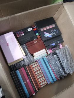 Makeup box 110pcs