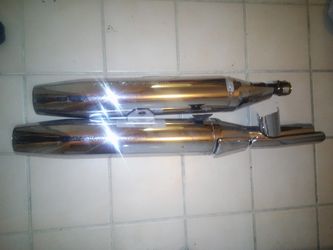 Motorcycle Exhuast off 2009 yamaha 650 custom