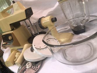 Oster Regency Controlled Power blends, grind, mix, whip, chop, beat, stir, beat 11 pieces