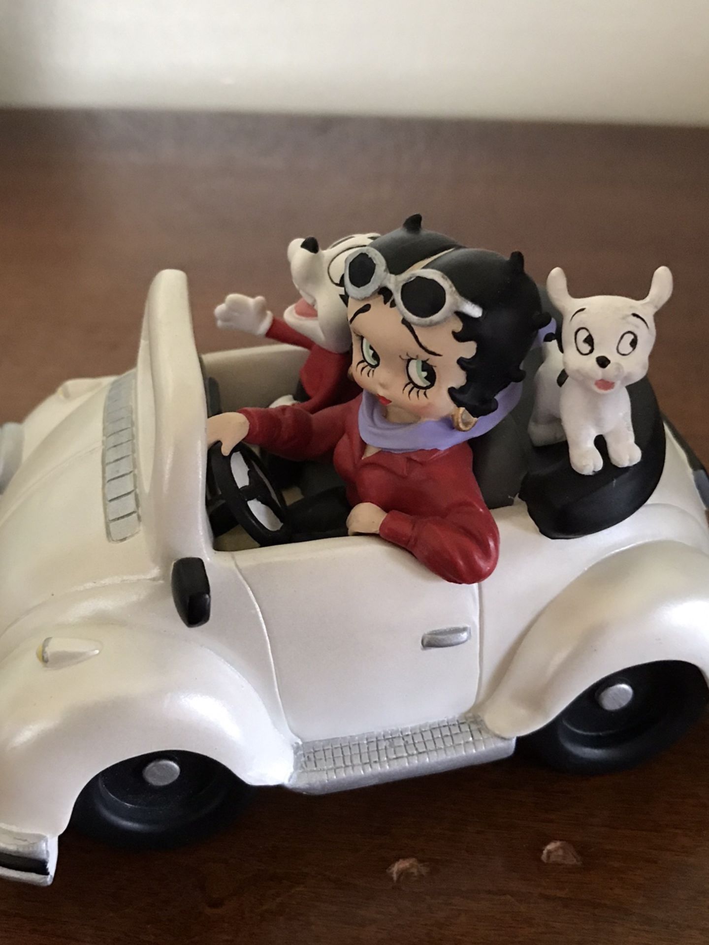 Betty Boop riding in car 2001 King Features Syndicate, Inc  49.