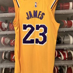 Nice 👍!! Nike LeBron James 23 Swingman Jersey Lakers Icon 2020-2021 !