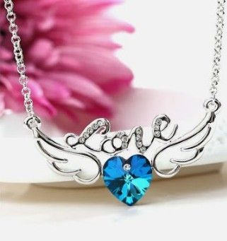 BRAND NEW IN PACKAGE 18K SILVER PLATED CRYSTAL GUARDIAN ANGEL WINGS AQUAMARINE CRYSTAL HEART PENDANT SILVER CHAIN NECKLACE GIFT FOR HER 