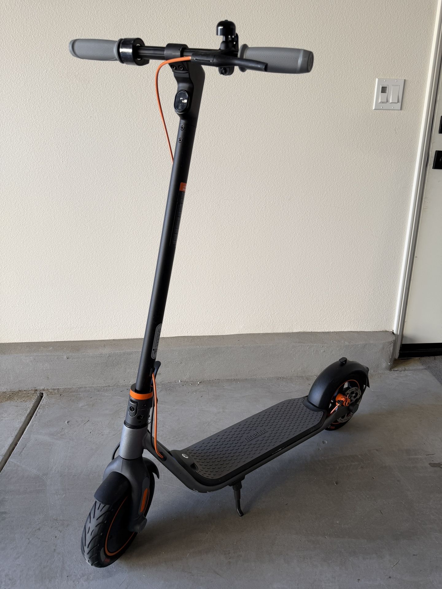 Segway Ninebot F35 Electric Scooter - Fast 18.6 mph Max Speed - Long 24.9 miles Max Range - 220 Lbs. Weight Limit