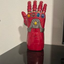 Barely Used Red Thanos Gauntlet With Controllable Fingers