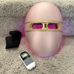 Brand New LED Face Mask Light Therapy