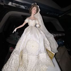 Jaqueline Kennedy Doll