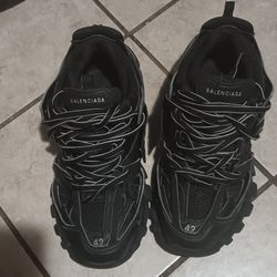 Balenciaga tracks description ⬇️