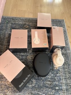 Kim x beats LIMITED EDITION LIMITED STOCK