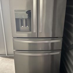 Whirlpool 4 Door Refrigerator 