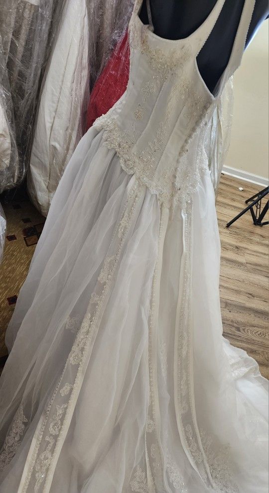 Wedding Dresses. Size. 12