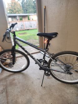 Huffy rock creek 24 inch mountain bike