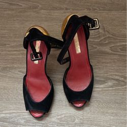 Carmem Steffens Heels