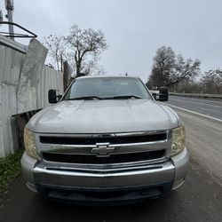 2008 Chevrolet Silverado 1500 engine 6.0L. (Only parts———Solo partes)