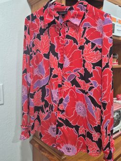 Womens cute blouse size Medium