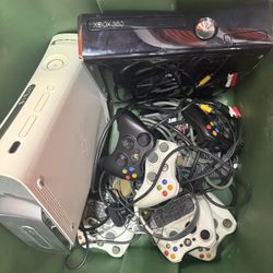 2 XBOX 360 WITH GAMES & CONTROLS! 