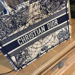Christian Dior Paris 