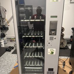Vending machine - Refrigerated combo  