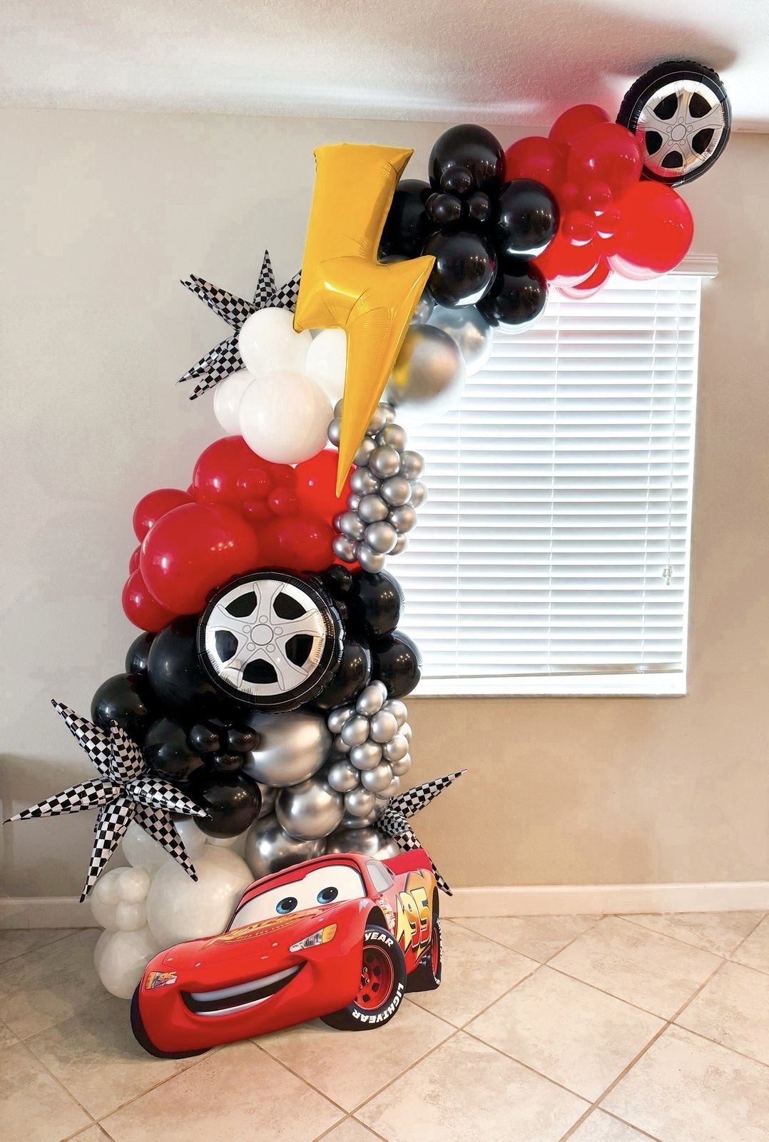 Balloon Garland Decor