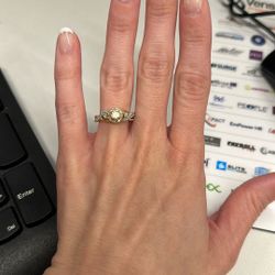 Wedding / Engagement Ring
