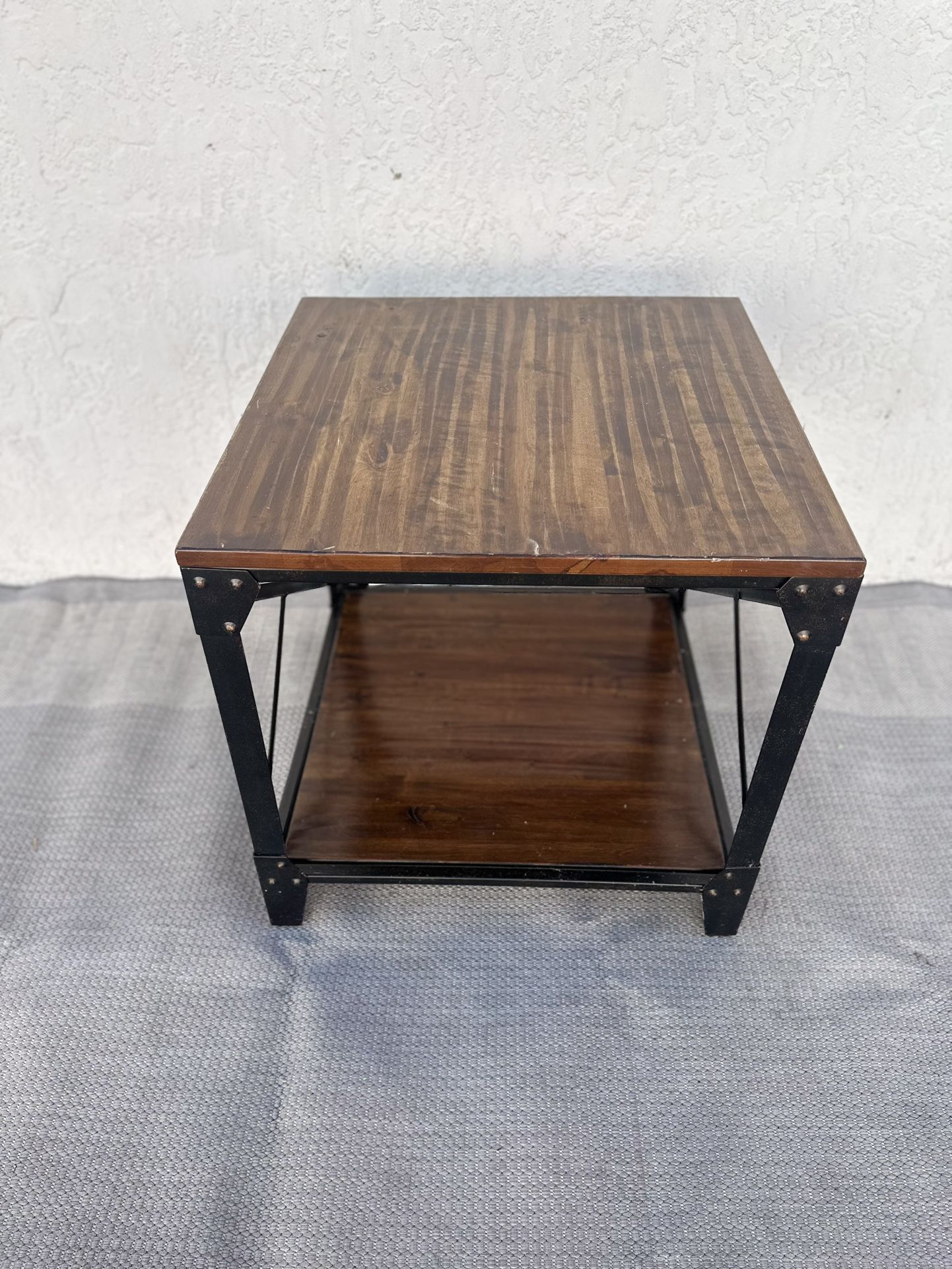 End table 24” x 24”h