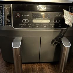 Ninja Foodi 8 Qt Original Dualzone 2 Basket Airfryer $100 Obo