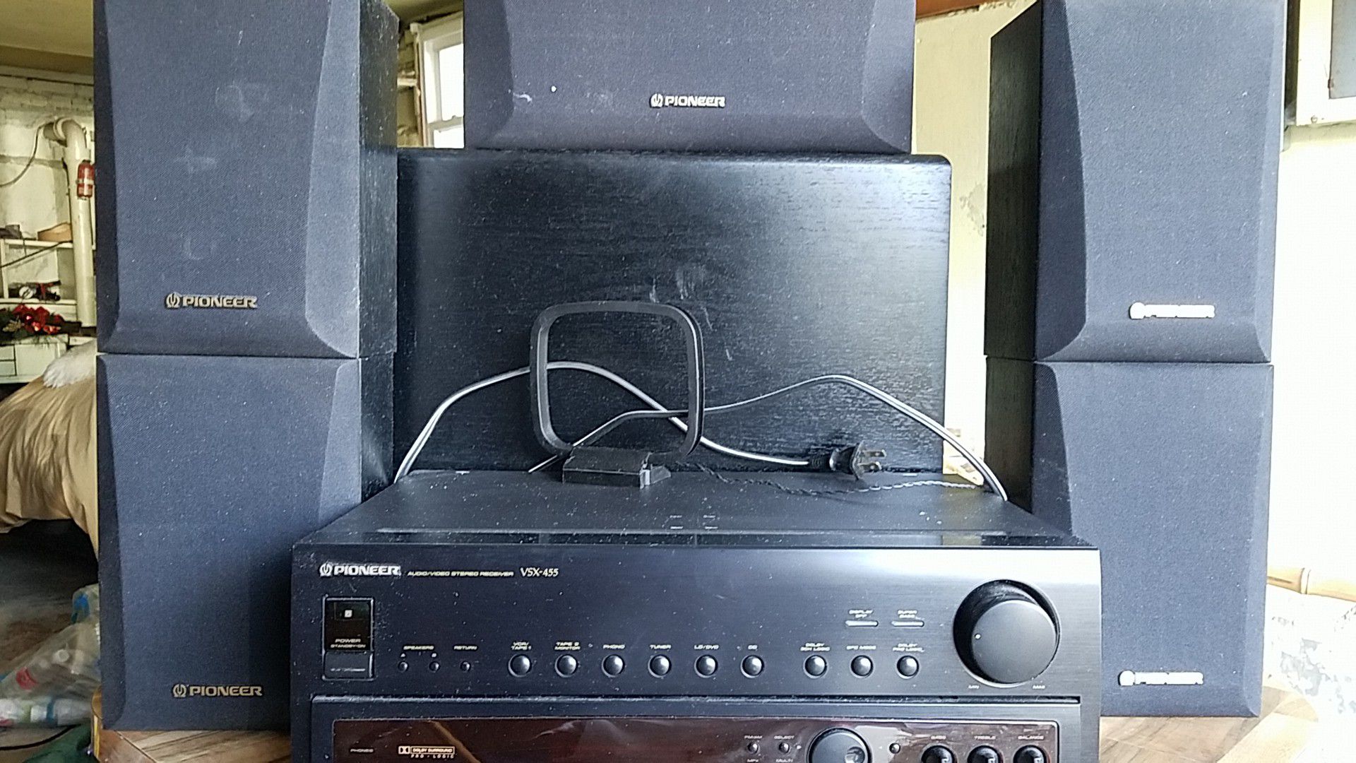Pioneer receiver, speakers and sub