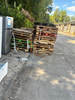 Lot of Used Wooden Pallets