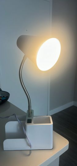 Desk lamp