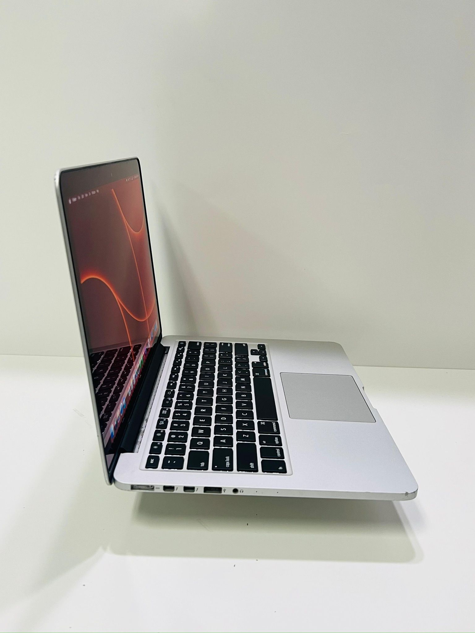 MacBook Pro Laptop Apple 13” Screen?Intel Core i5/16GB RAM/256GB 