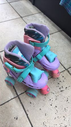 Young girls ROLLER SKATES