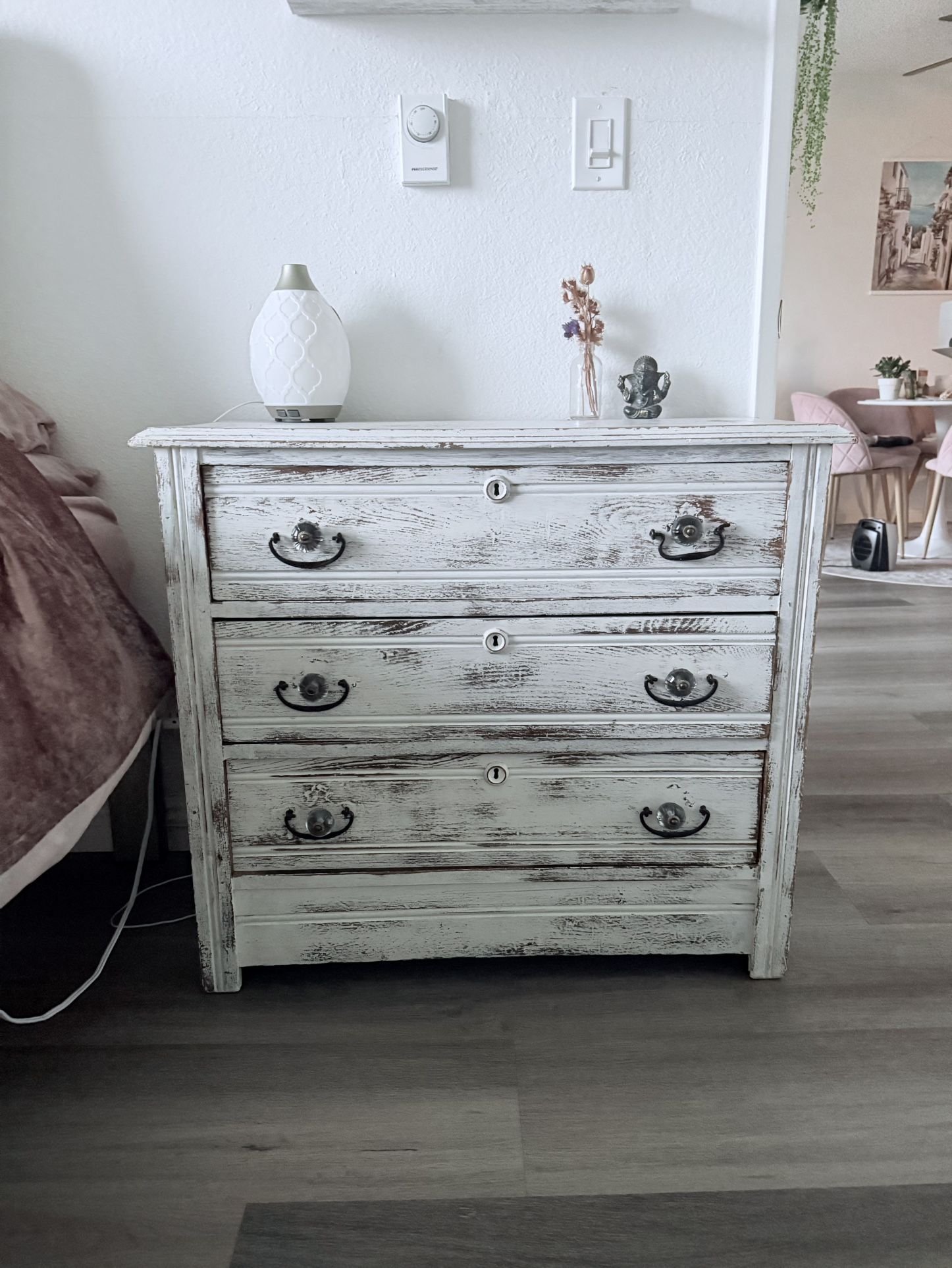 Vintage dresser three drawers