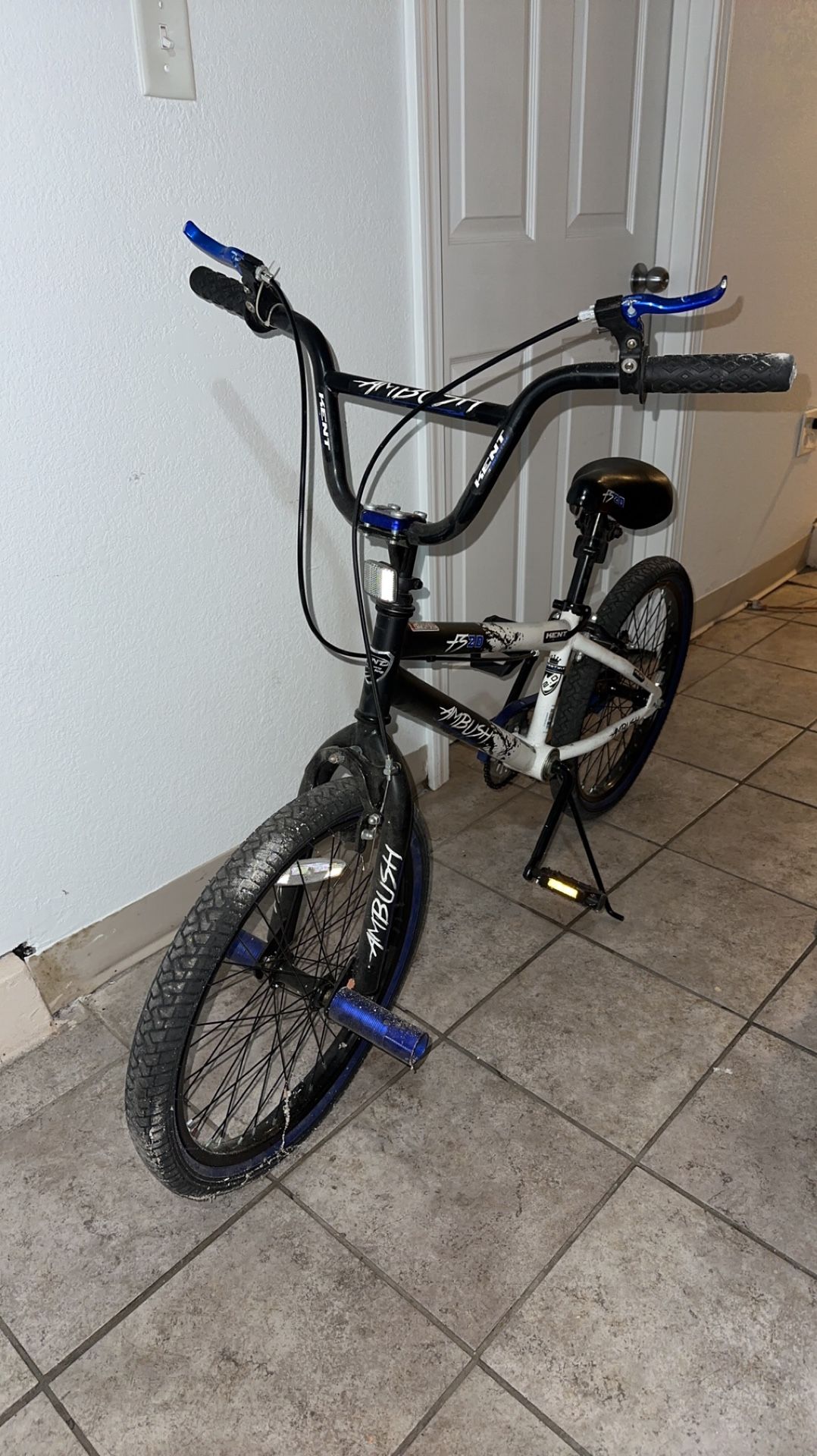 Kent Bicycle 20” Boy’s Ambush BMX Bike, Black/Blue