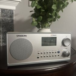 Sangean HDR-18 HD Radio/FM-Stereo/AM Wooden Cabinet Table Top Radio Silver